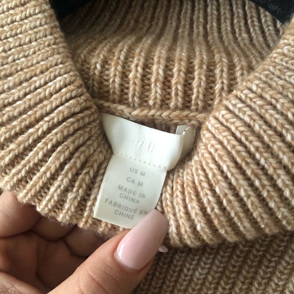 Sweater - Picture 4 of 4